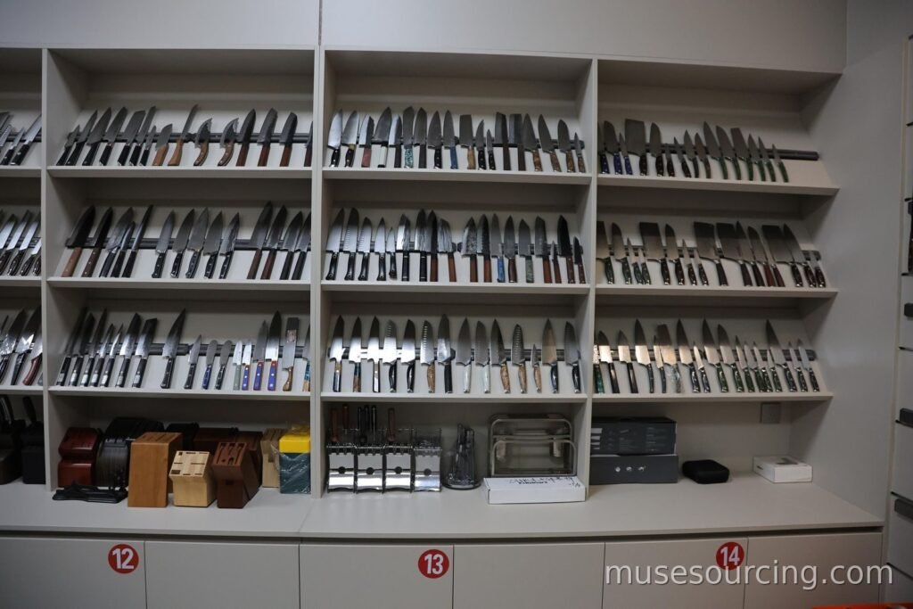 supplier showroom knives